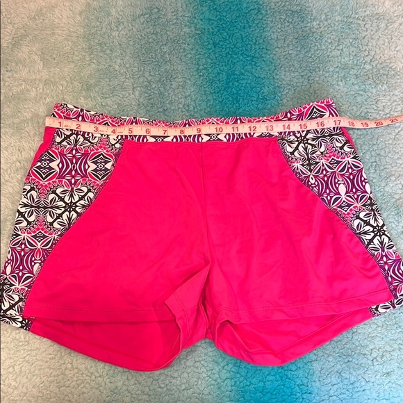 🔥Athleta Pink and purple Athletic Shorts Moisture-Wicking Design - Picture 3 of 8